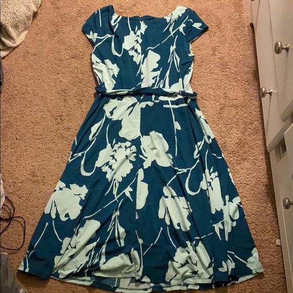 Green sun dress!! - Picture 2 of 2